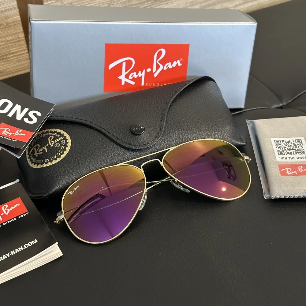 Ray-Ban Aviator Sunglasses with Purple-Pink Mirrored Lenses and Gold Frame